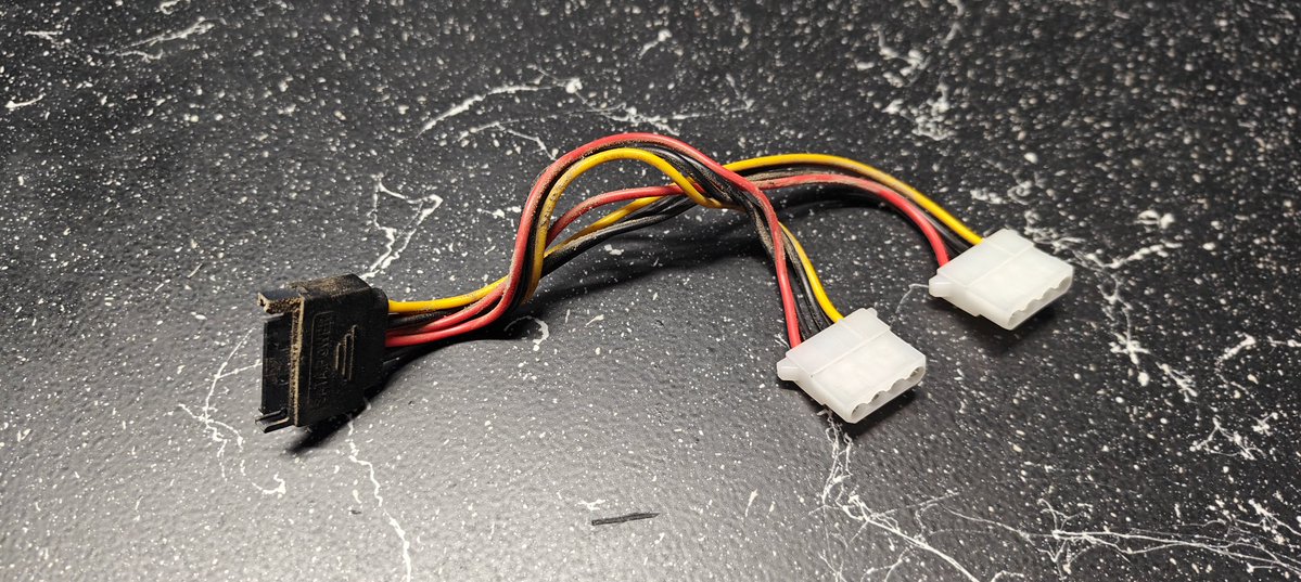 cybercpu's tweet image. Public Service Announcement

Don&apos;t ever use one of these, and if you do, definitely don&apos;t power a backplane with 4 HDDs in a NAS, and if for some reason you do that anyway, don&apos;t have a second one configured the same way on the same rail the next plug down. 🤬