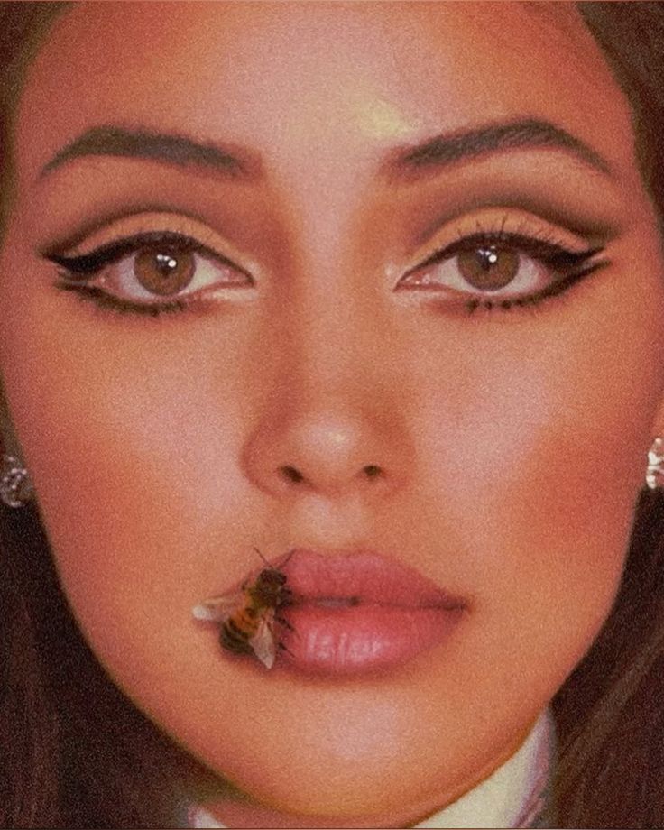 elixir_art's tweet image. When you don&apos;t feel beautiful, 
Look at your true reflection. 
You are a miracle made out of stars, 
my love, you are stardust perfection. 🌟