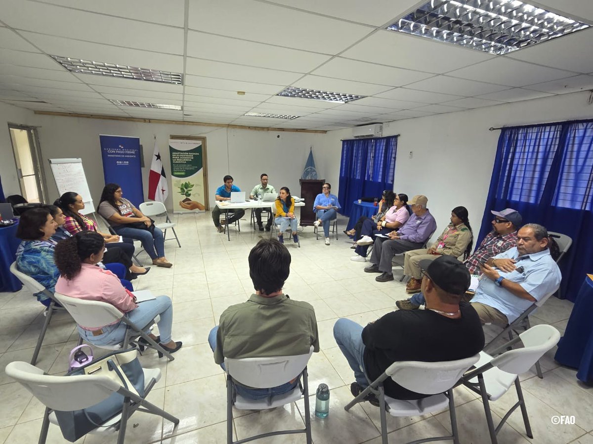 FAOMesoamerica's tweet photo. Grupo focal con instituciones de Gobierno para la actualización del plan de acción de #género  en el área de influencia del Proyecto #AzueroVerde 🍃
📍Guararé, Macaracas, Pedasí, Pocrí y Tonosí.
@MiAmbientePma @BCIE_Org @theGCF @CCADSICA @FAO @MIDAPma @SE_CAC #Manodelamano https://t.co/wvksCwPhfw