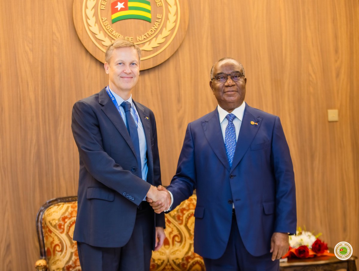 Dans ce cadre, le Président de l’Assemblée nationale s’est entretenu avec S.E. Mme Wang Min, Ambassadrice de Chine, puis avec S.E.M. Gwilym Jones, Ambassadeur de l’Union européenne. Deux partenaires clés avec lesquels les échanges ont porté sur la coopération législative,