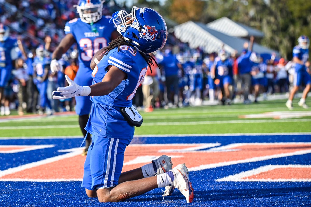 #AGTG <a href="/CoachTrist/">Coach Nick Trist</a> I AM BLESSED TO RECEIVE ANOTHER DIVISION 2 OFFER FROM 
Savannah State University🔵🟠