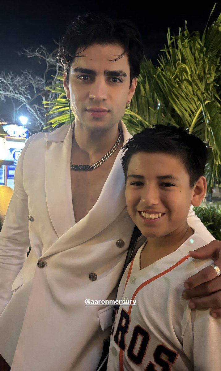 GATUNOAm's tweet image. Migajas del guapo 👀💕
#LaCasaDeAaron