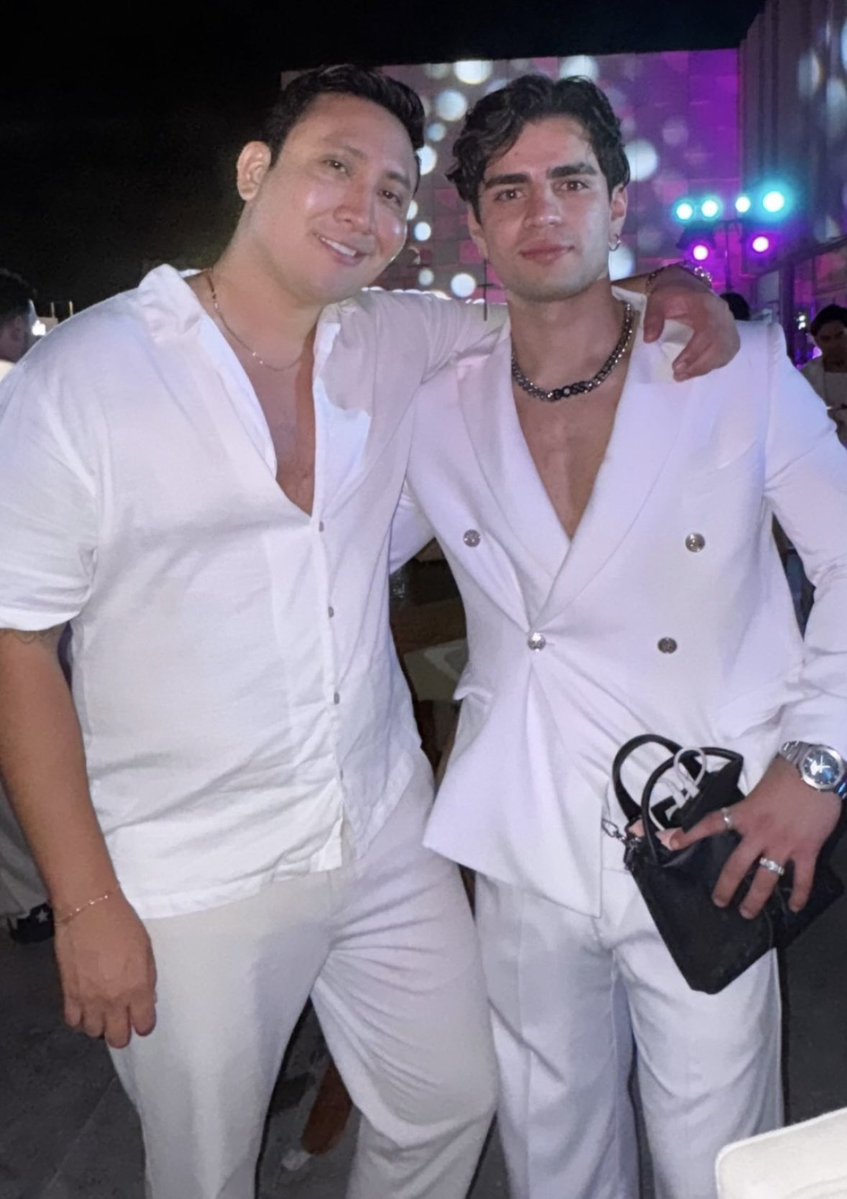 GATUNOAm's tweet image. Migajas del guapo 👀💕
#LaCasaDeAaron