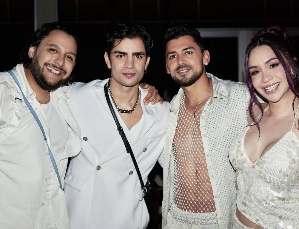 GATUNOAm's tweet image. Migajas del guapo 👀💕
#LaCasaDeAaron