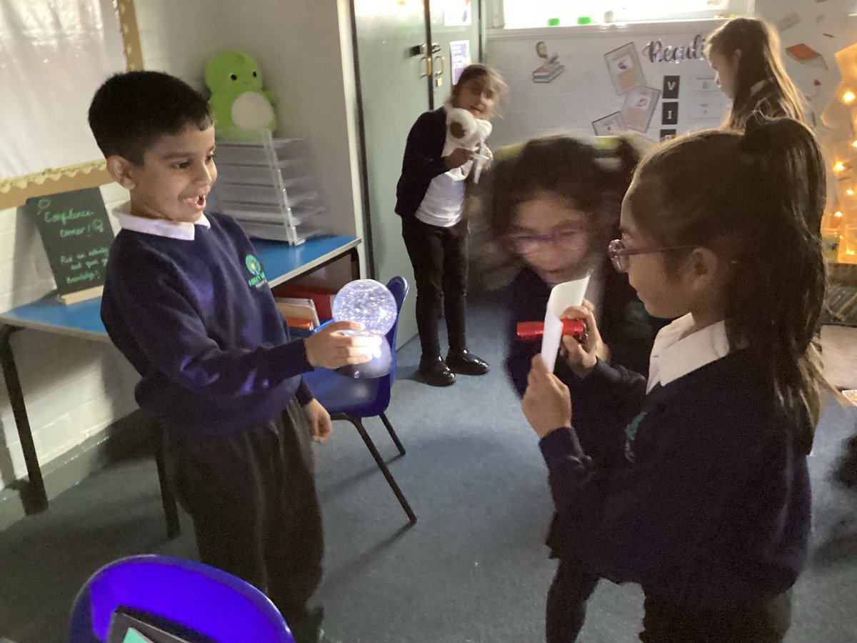 MissPatel_AMPA's tweet image. In science, we have been investigating reflective objects. Luckily, we had quite a few objects in our classroom to help us with this. Our favourite was the glitter globe! ⁦@AbbeyMead_TMET⁩ #science #exploring #learning #curiosity