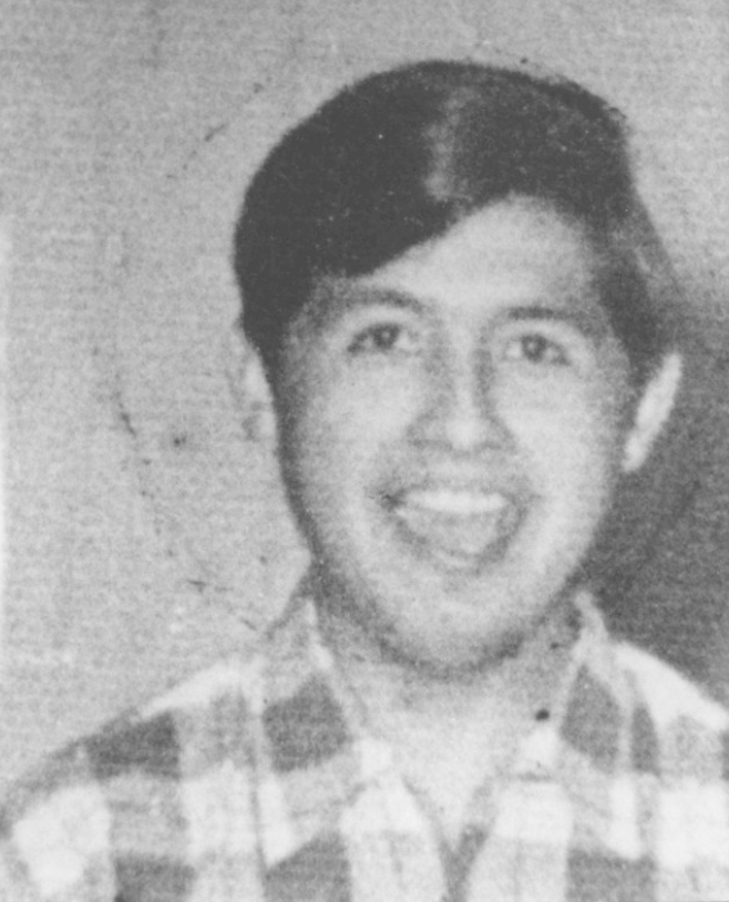 Extracto del libro "A la sombra de los cuervos" del escritor Javier Rebolledo, donde se relata como la familia Kast estaba involucrada en los crímenes de la dictadura ocurridos en Paine, incluso es nombrado Christian Kast, hermano de José kast:

En 1963, la familia Vargas