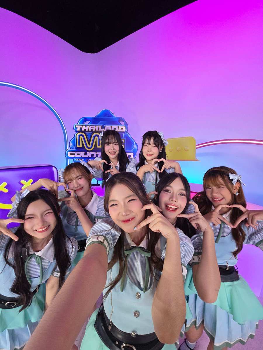 TMCcountdown's tweet image. [#TMC_EP27] จงลุกขึ้นยืนอย่ามัวเฉย พร้อมยัง? แล้วเจอกันในรายการ Thailand Music Countdown ทางช่อง 3HD เวลา 16.45 น. น้าาา🫶🏻

📺 ติดตามชม Thailand Music Countdown ทุกวันอาทิตย์ เวลา 16.45 น. ทางช่อง 3HD
หรือดูได้ทาง Youtube Live : Thailand Music Countdown ทุกวันอาทิตย์เวลา 16.00 น.…