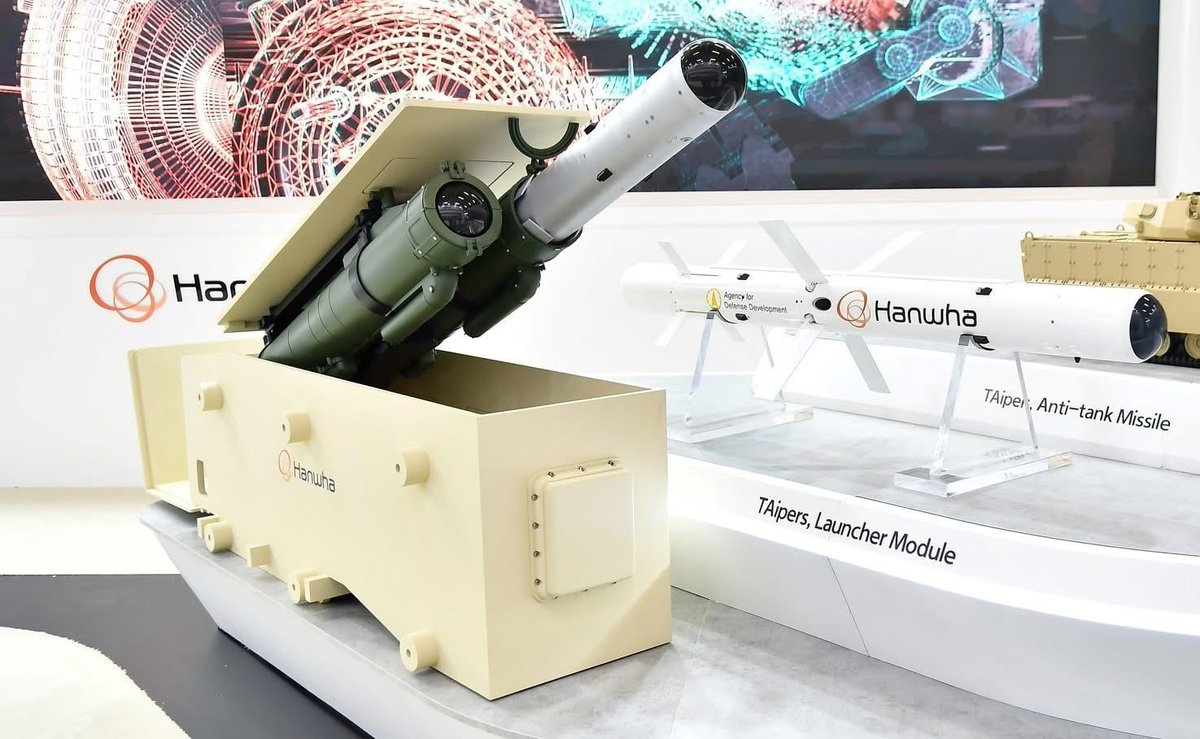 Esll7970Gladii's tweet image. - خلال لقائه الرئيس #السيسي اليوم، قال الرئيس الكوري الجنوبي إنه يأمل في أن يتوسع التعاون في مجال الصناعات الدفاعية بين البلدين، والمتمثل حالياً في الإنتاج المشترك لمدفع الهاوتزر ذاتي الحركة من طراز K-9، ليشمل طائرة التدريب المتقدم والقتال الخفيف من طراز FA-50، وصاروخ…