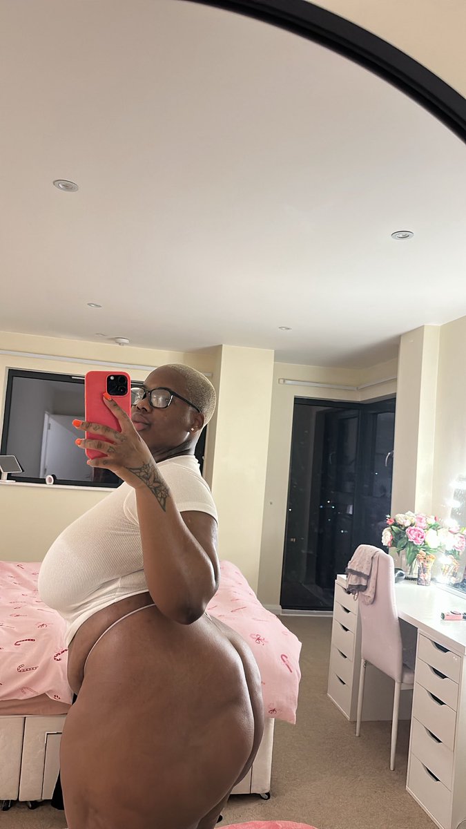 damarnzino's tweet image. i was wondering why my back is hurting so much