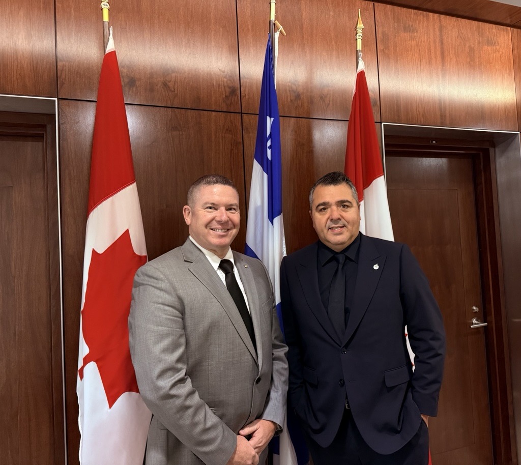 eggsoeufs's tweet image. Nous avons apprécié la rencontre d’aujourd&apos;hui avec @groleaujas489 pour discuter de questions importantes pour les producteurs d’œufs canadiens et de la manière dont nous pouvons travailler ensemble pour assurer le succès de #AgCan. #PoliCan