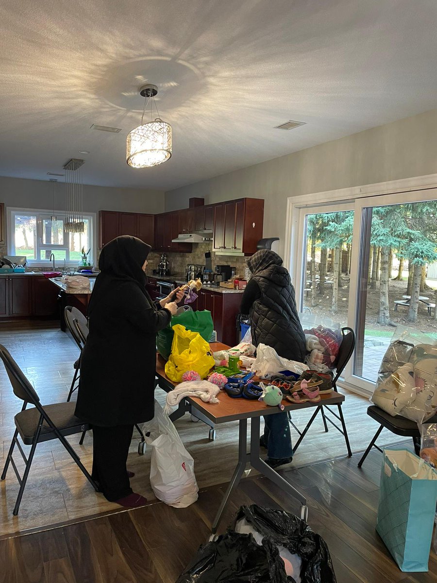 grfsociety's tweet image. Community Gifts 💛

On Tuesday, we delivered the generous donations prepared by our community members to the Pregnancy Center.

We hope to continue offering our support and making a positive impact together.
Together, we are stronger.

#LittleOnesBigLove #FriendshipInAction