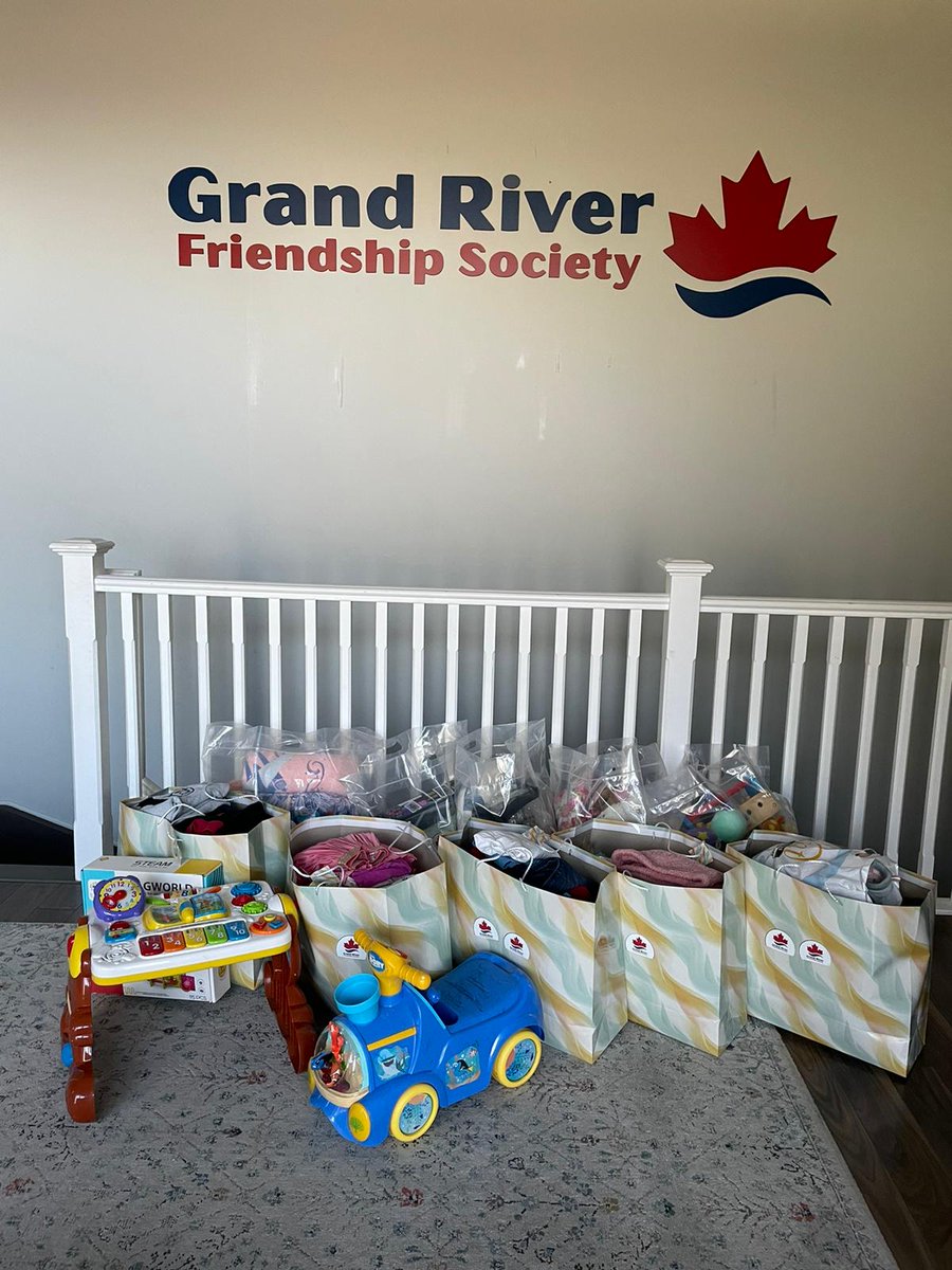 grfsociety's tweet image. Community Gifts 💛

On Tuesday, we delivered the generous donations prepared by our community members to the Pregnancy Center.

We hope to continue offering our support and making a positive impact together.
Together, we are stronger.

#LittleOnesBigLove #FriendshipInAction