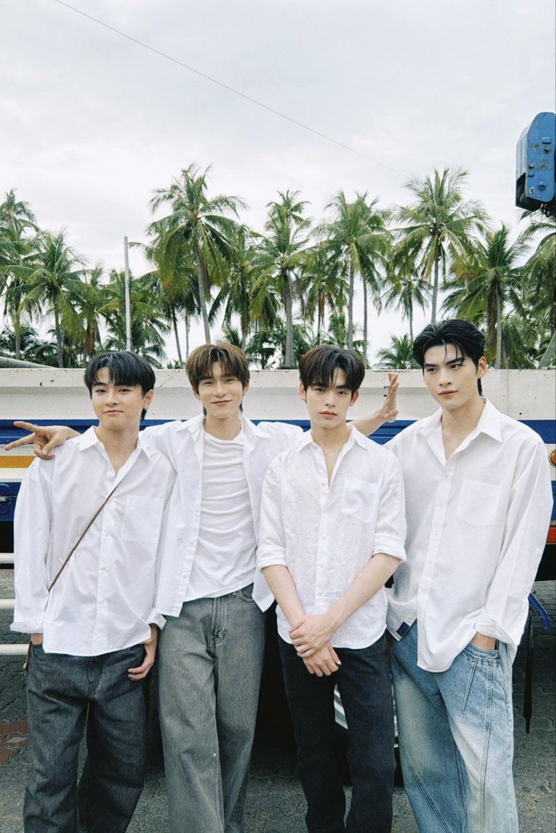 mandeeworkbr's tweet image. Liberadas algumas fotos das gravações do bl #DuangWithYouSeries, que será protagonizado pelos atores #PorTeetee.

Sem data de estreia!

Duang With You Q24
#ด้วงQ24แล้วนะเธอ

#MANDEWORK 
#DomundiTv