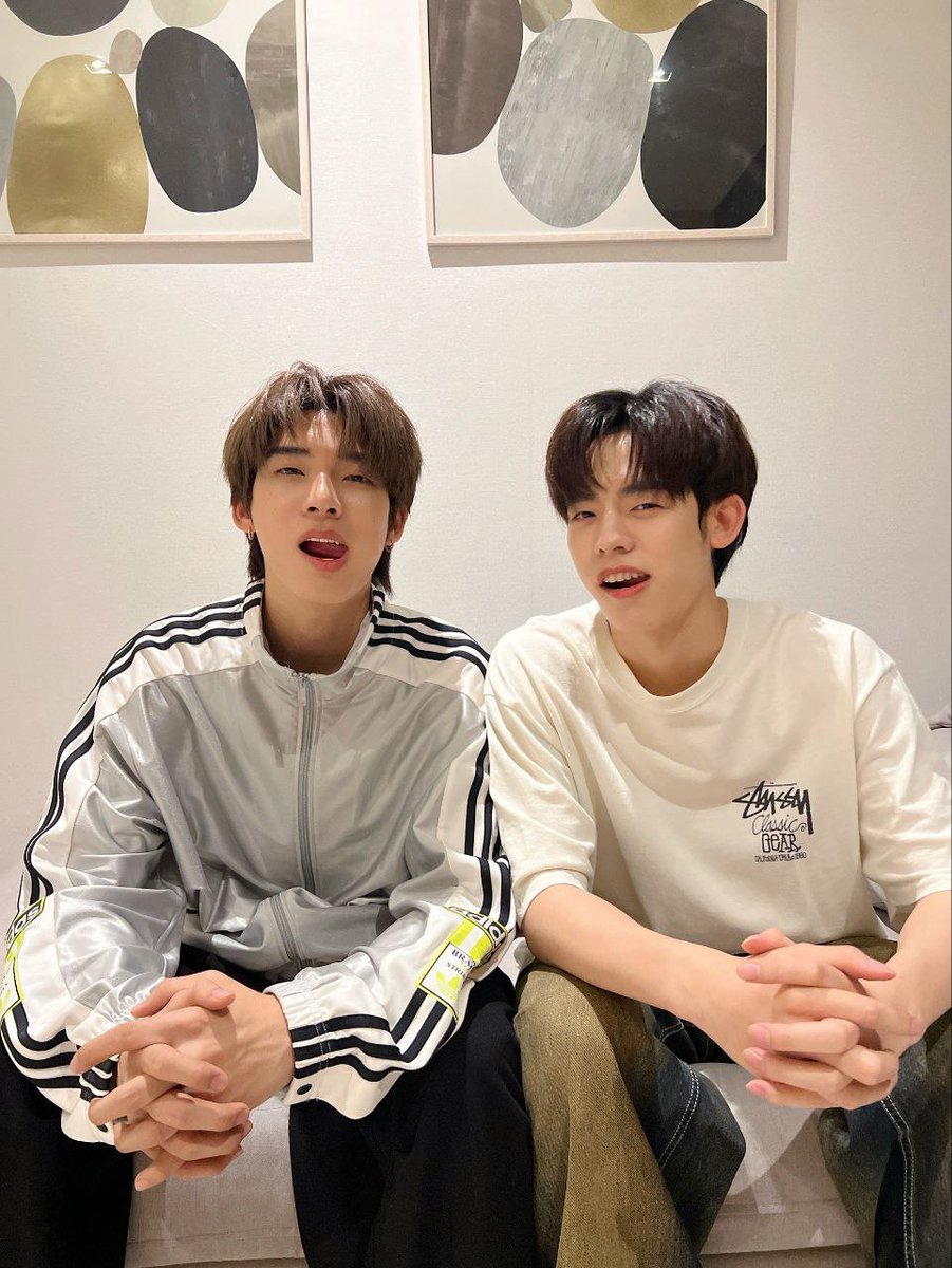 mandeeworkbr's tweet image. Liberadas algumas fotos das gravações do bl #DuangWithYouSeries, que será protagonizado pelos atores #PorTeetee.

Sem data de estreia!

Duang With You Q24
#ด้วงQ24แล้วนะเธอ

#MANDEWORK 
#DomundiTv