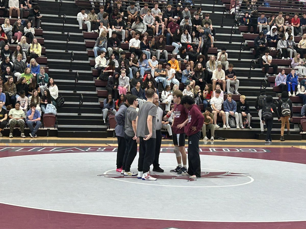 GoDragonsGo_'s tweet image. Dragons Wrestling and Millington about to go down inside MyTownMovers Fieldhouse!  #GoDragonsGo