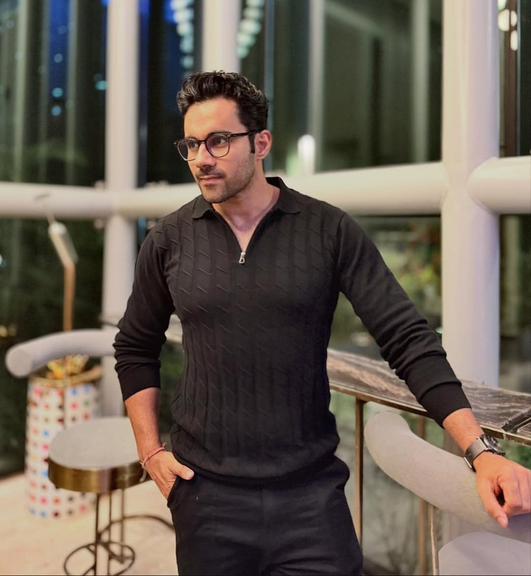 SbThuddPe's tweet image. That video on his story is an old one.
Same look👇🏻
#abhinoor