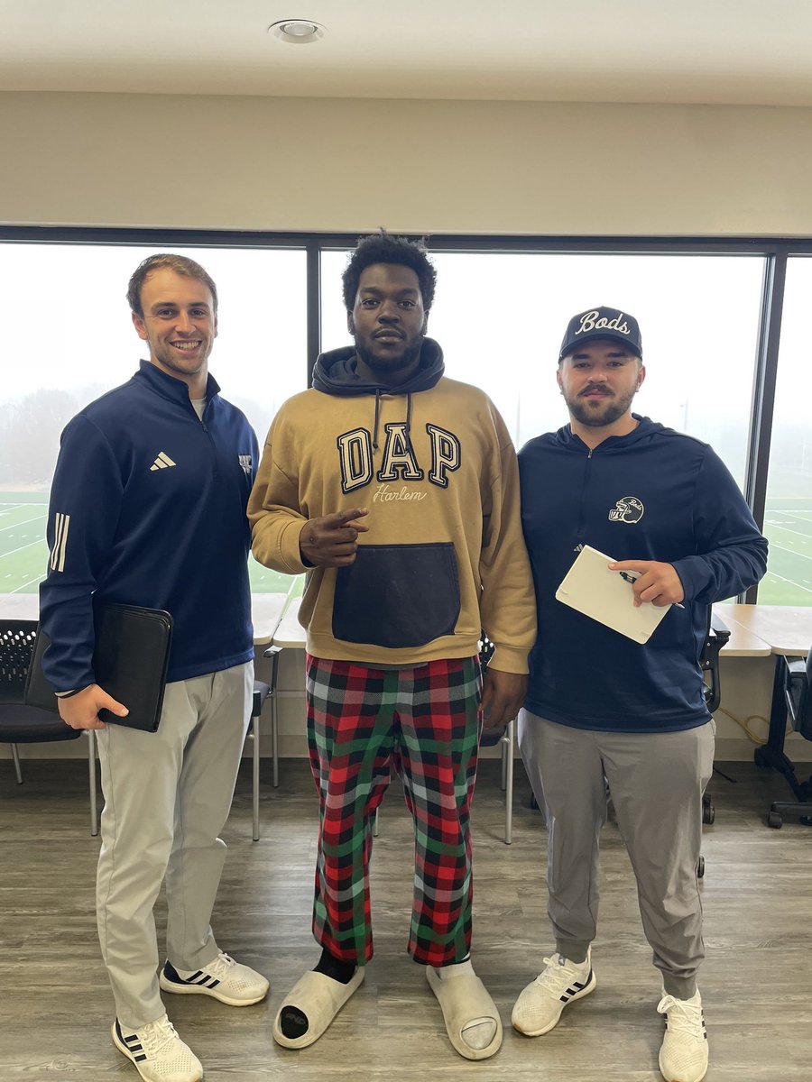 Appreciate stopping Bye and The love coaches ! <a href="/BenjaminDoole/">Coach Doole</a> Washburn family Appreciate yall!