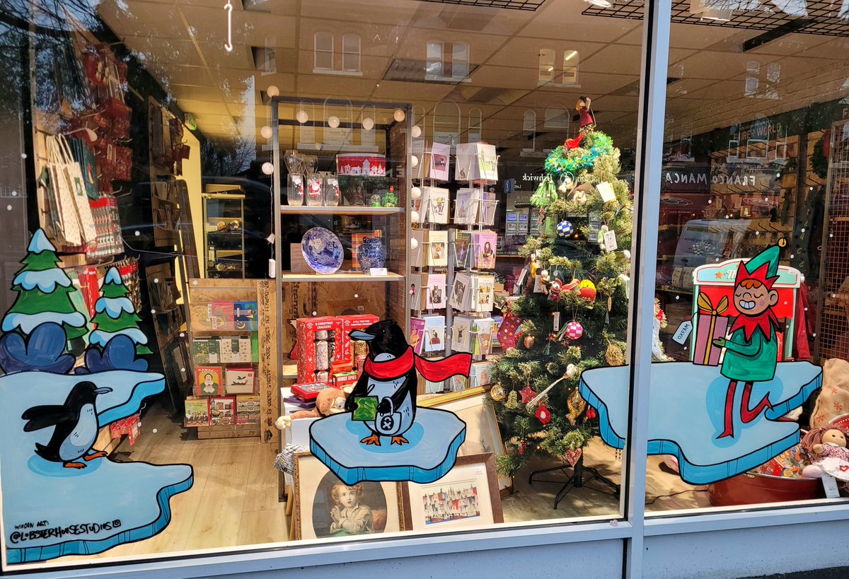 LillianKLogan1's tweet image. Christmas Window of Oxfam Charity Shop, Didsbury Village, Manchester. 
#Christmas #Oxfam  #Charity #Didsbury #Manchester
