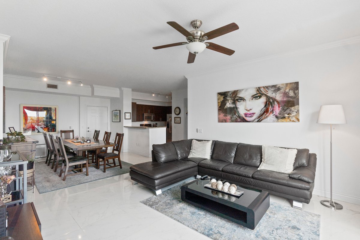 #JustListed this Rare 3 Bedroom Condo on the top floor of Lauderdale One just off Federal Hwy. $450,000 for over 1,500 SF and a great top floor view in a remodeled Condo with TWO covered parking spots! #fortlauderdalesrealtor