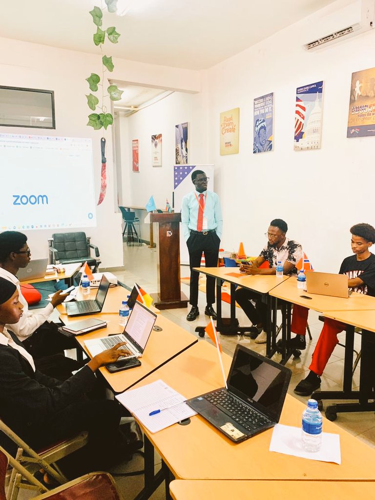 Wakanda_20's tweet image. I am thrilled to have participated in the #InternationalModelUN simulation training as an observer for the 🇬🇲 chapter where I witnessed delegates engage in thought provoking discussions &amp;amp; develop essential skills in diplomacy, public speaking &amp;amp; conflict resolution. #ModelUN
