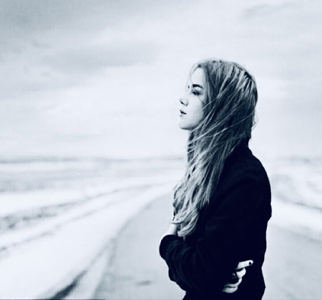 ••••••

O gün geldiğinde,
İğnede hesap verecek iplikte.
İpliği iğneye çeken delikte.
O gün dikişte sorulacak, sökükte..

İçinizi Ferah Tutun !🤍