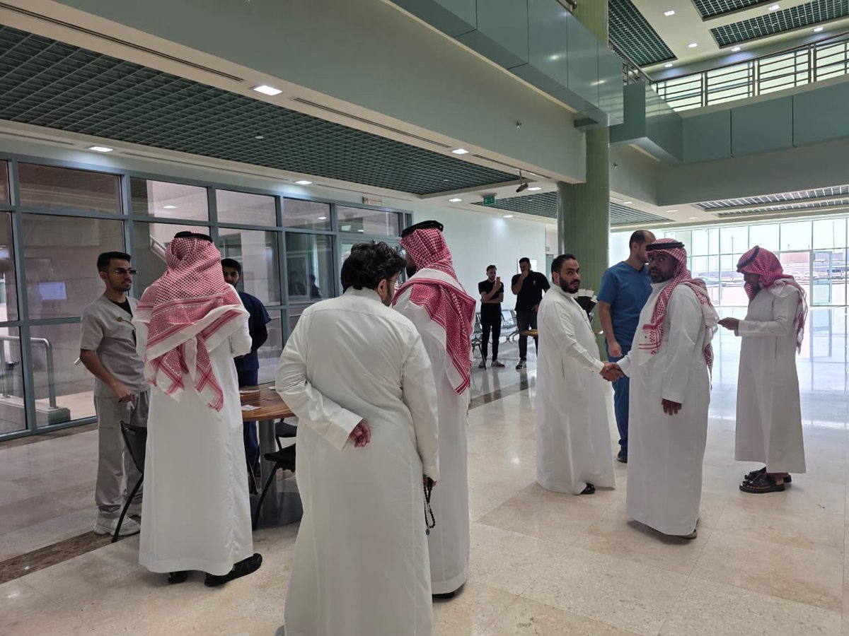 TaibahUevents's tweet image. فعالية القيادة التمريضية أثناء الطوارئ
نفّذها اليوم طلاب كلية التمريض
بمحاكاة تركّز على القرار السريع
وترتيب الأولويات وإدارة المواقف الحرجة
بوعي مهني وضمن مسار يعزّز الجاهزية الميدانية
وبإشراف أكاديمي مباشر يضمن دقة السيناريوهات ومحاكاتها لبيئات العمل الفعلية.