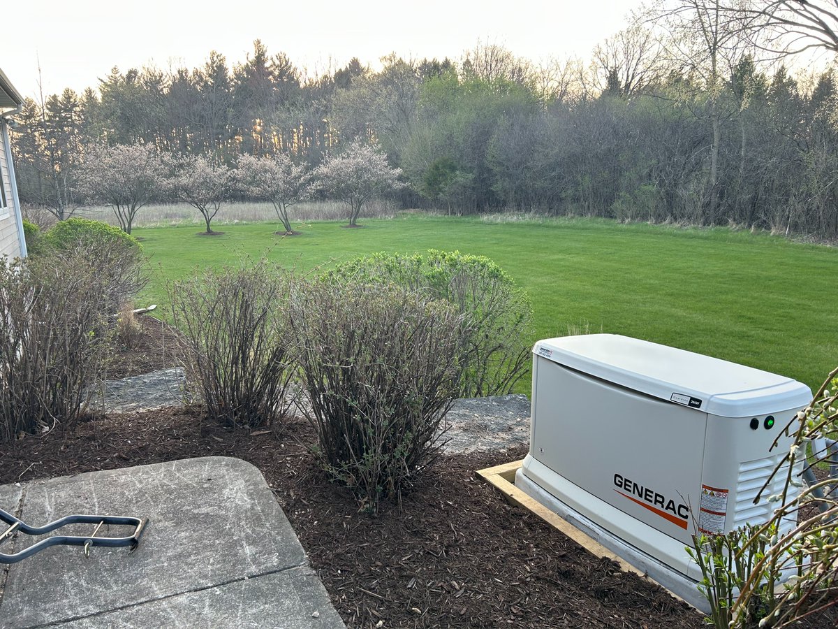 gsclakecountry's tweet image. Backyard goals: peaceful, clean, and a @Generac  generator that understood the assignment. 

#PeaceOfMind #Protected #TheStandbyPowerPeople