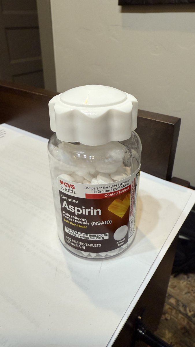 lyb_Larry's tweet photo. @CVSHealth These bottles are the best and easiest to open. Please bring them back! https://t.co/wttuJ5X5Qr
