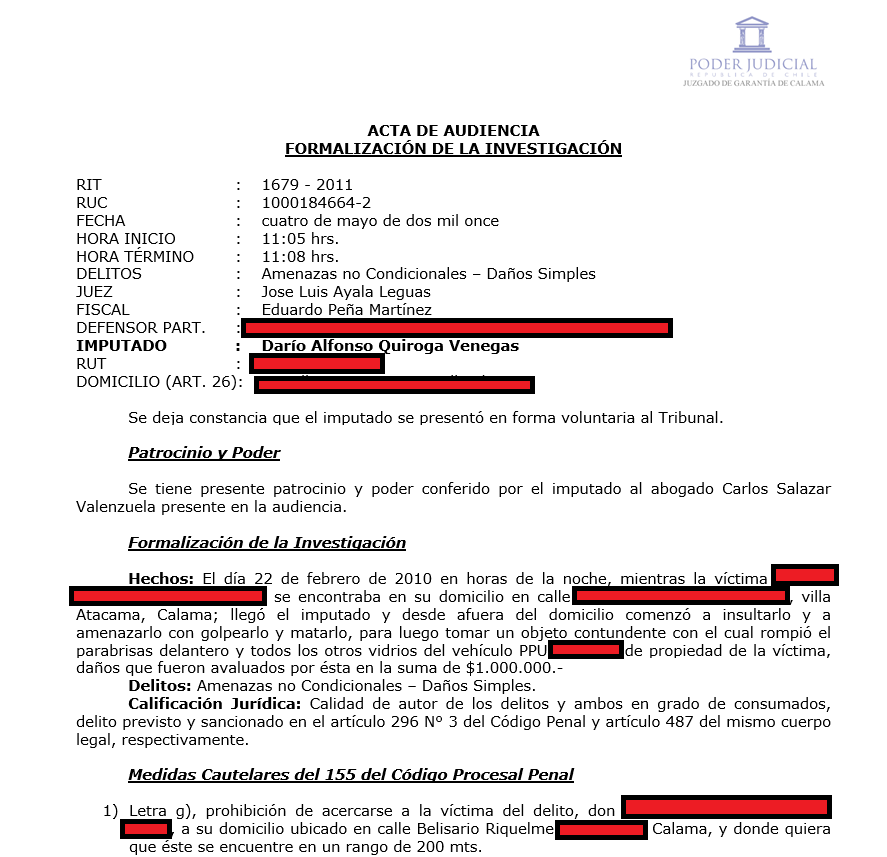 ChilePortadas's tweet photo. 📰 Se revela causa de formalización de Darío Quiroga, asesor de campaña de Jeannette Jara:

En 2010 habría insultado y amenazado de golpes y muerte a la víctima, para luego tomar un objeto contundente y romper el parabrisas de su vehículo.

Quedando con prohibición de acercarse a la víctima