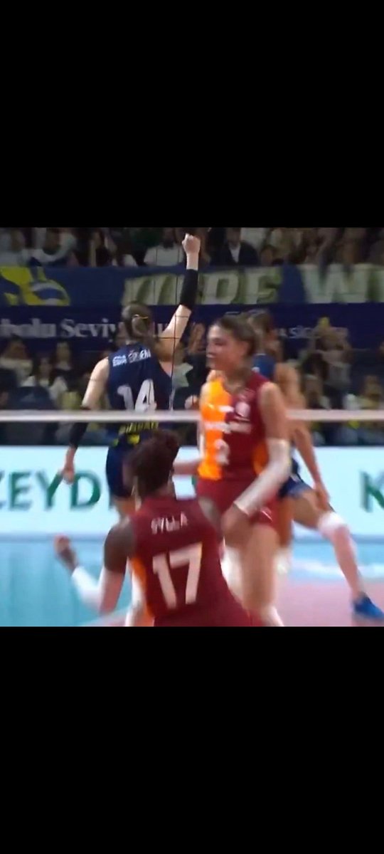 Kumdakanarya's tweet image. Kaptanın eli havada ve maç bizim

#SarıMelekler