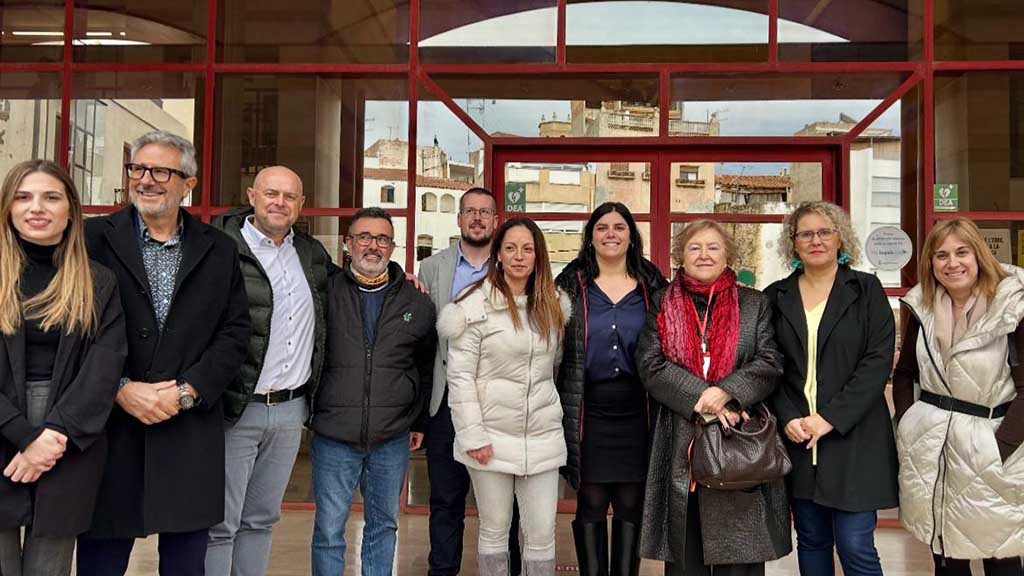 🟪 Alcanar reuneix 330 dones en una trobada comarcal festiva i reivindicativa

📷 LA NOTÍCIA: setmanarilebre.cat/alcanar-reunei…

<a href="/AlcanarAJ/">Ajuntament d'Alcanar</a> <a href="/J_Roig_Castell/">Joan Roig Castell</a> <a href="/MarSanchoAmoros/">Mar Sancho Amorós</a> <a href="/icdones/">Institut Català de les Dones</a> <a href="/igualtatcat/">Igualtat i Feminisme</a> <a href="/evamenorc/">Eva Menor</a> <a href="/ginapol/">Gina Pol Borràs</a> #25N #Alcanar #TerresdelEbre