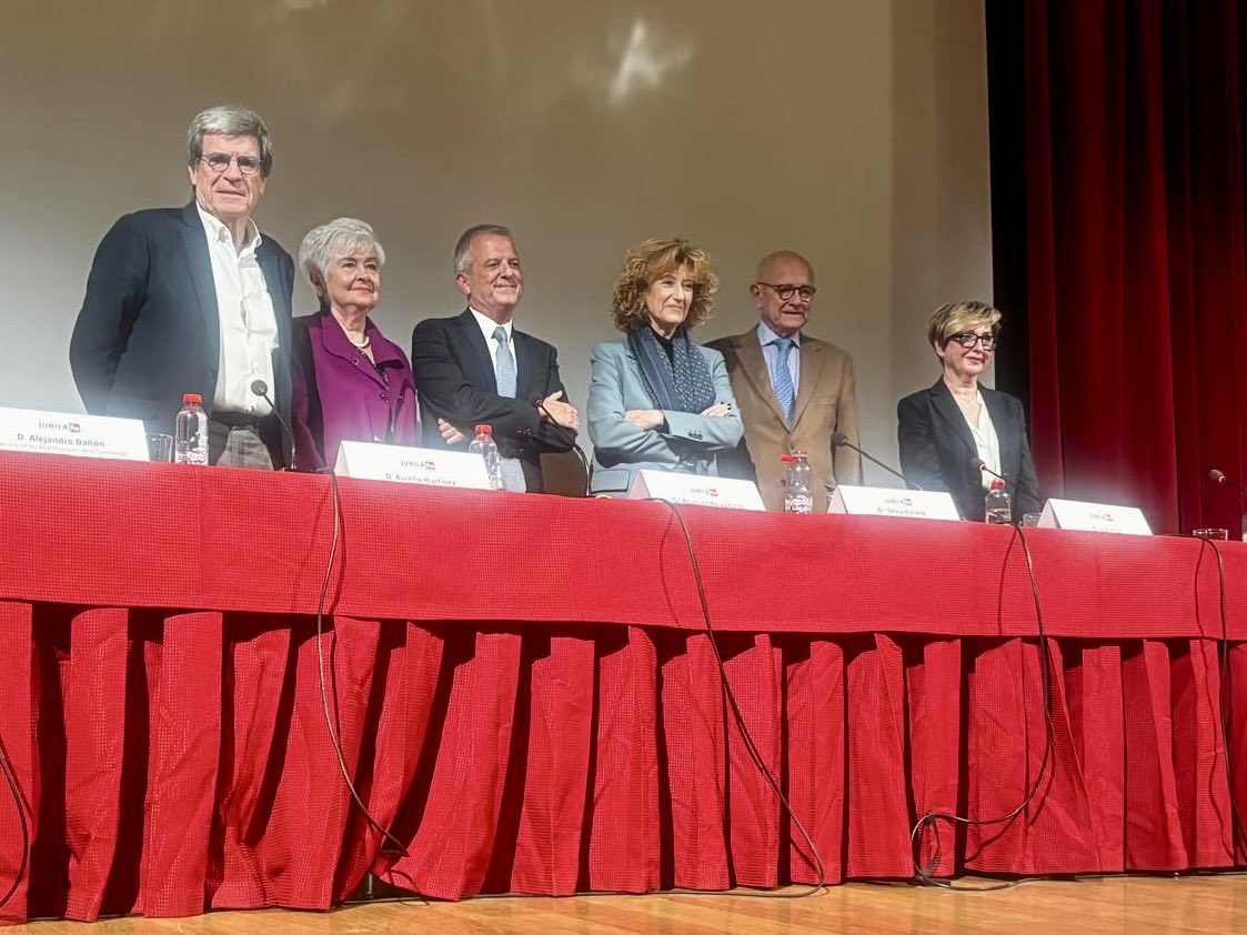 Un placer escuchar a <a href="/IsabelSanchisSL/">Isabel Sanchis</a>, Asunción Pérez,<a href="/AjuntamentVLC/">Ajuntament València</a>, y <a href="/DretUV/">Facultat de Dret UVEG</a> Silvia Barona, <a href="/medicina_uv/">Fac. Medicina UV</a> José Viña y <a href="/fdeconomiauv/">Facultat d'Economia</a> Aurelio Martínez. 27 encuentros ya al alcance de todos. Gracias registradores.org/jubilare #TalentoSenior