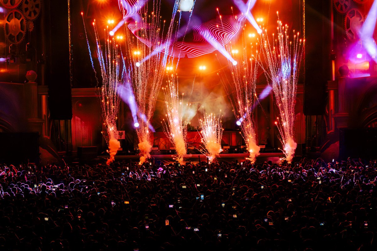 Dreamfields_mx's tweet image. La imaginación es el portal donde todo comienza…
Es ahí donde nacen los sueños y la magia. 🌃🪄
#ThePowerOfImagination