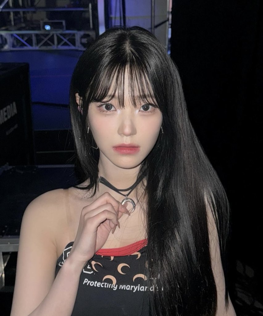 picsofjiheon's tweet image. pretty girl