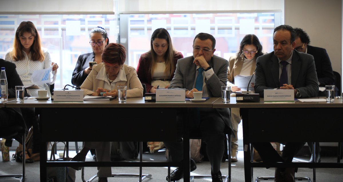 UAcuerdoPaz's tweet image. En este escenario la directora de la @UAcuerdoPaz, @GloriaCuartas indicó: “Debemos adelantarnos al nuevo gobierno desde esta instancia para que dentro del nuevo Plan Nacional de Desarrollo quede plasmado un capítulo del #AcuerdoDePaz” 🧵2