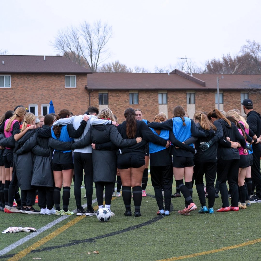 UMSLWSOC's tweet image. Love a match day -1 practice!

NCAA Round One tomorrow, 3:00 pm, against McKendree, at McKendree. 

#fearthefork🔱