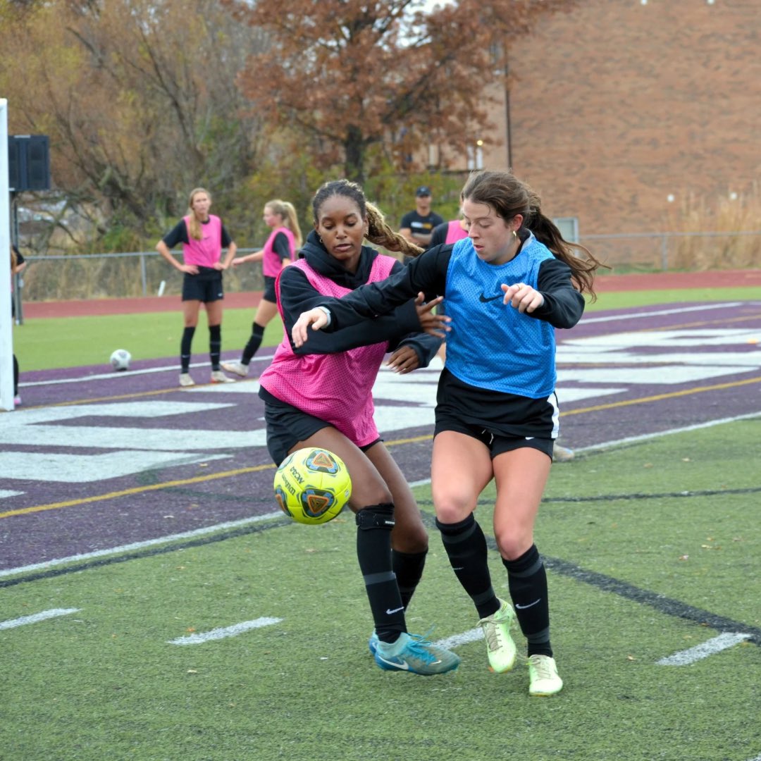 UMSLWSOC's tweet image. Love a match day -1 practice!

NCAA Round One tomorrow, 3:00 pm, against McKendree, at McKendree. 

#fearthefork🔱
