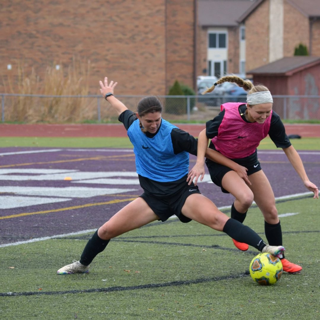 UMSLWSOC's tweet image. Love a match day -1 practice!

NCAA Round One tomorrow, 3:00 pm, against McKendree, at McKendree. 

#fearthefork🔱