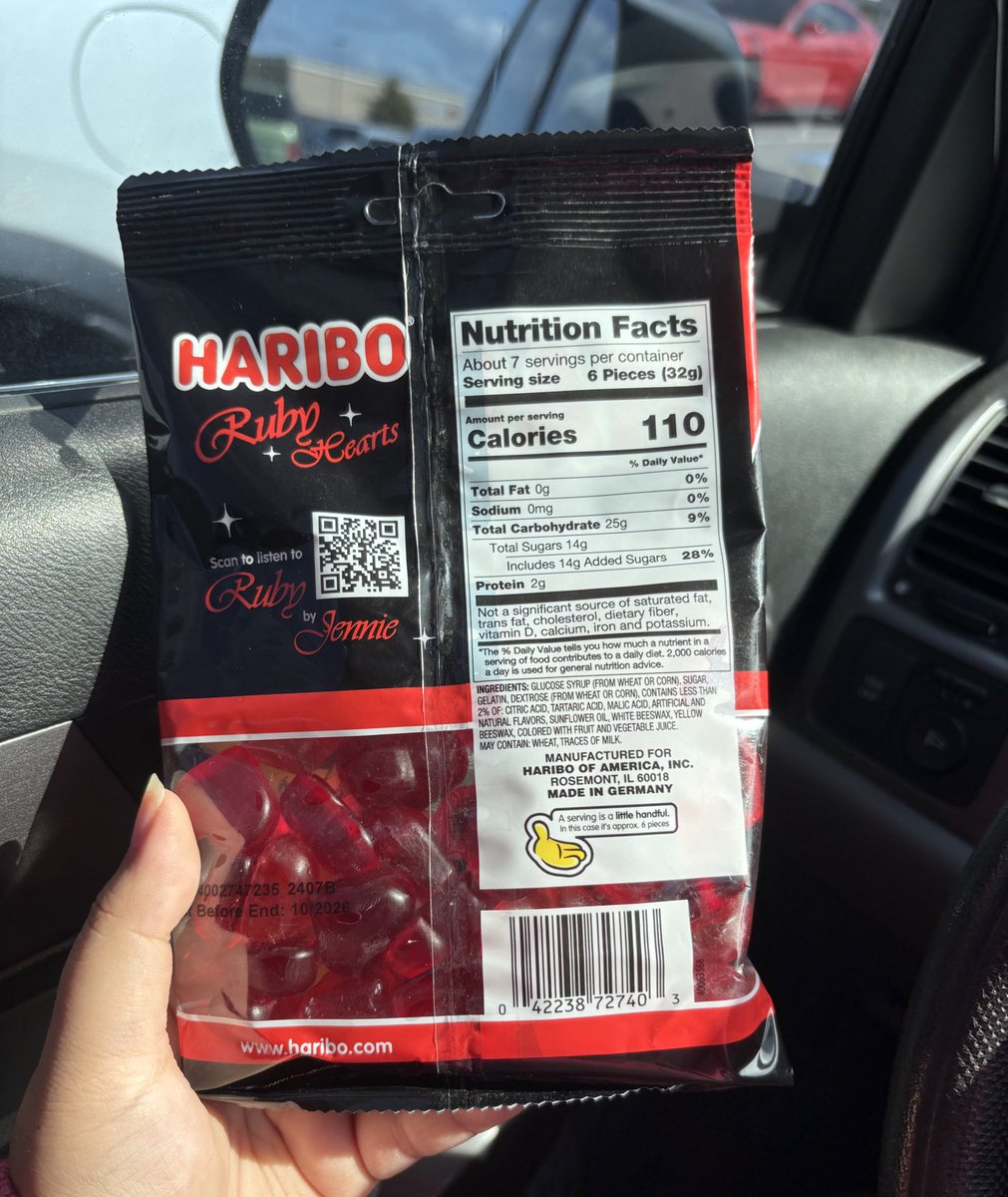 myselvjen's tweet image. Just got my Ruby Hearts Haribo, a Haribo’s special collaboration with Jennie off Target. So exciteddddd. ❤️🖤

#JENNIE #JENNIEXHARIBO #RUBY #RUBYHEARTS #HARIBO #HARIBOUSA