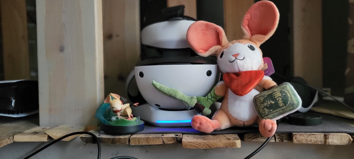 BrewPounder found a mouse in the house!
I have two Quill now!
Thanks <a href="/PolyarcGames/">Polyarc - Moss and Glassbreakers</a>!
She's too cute.