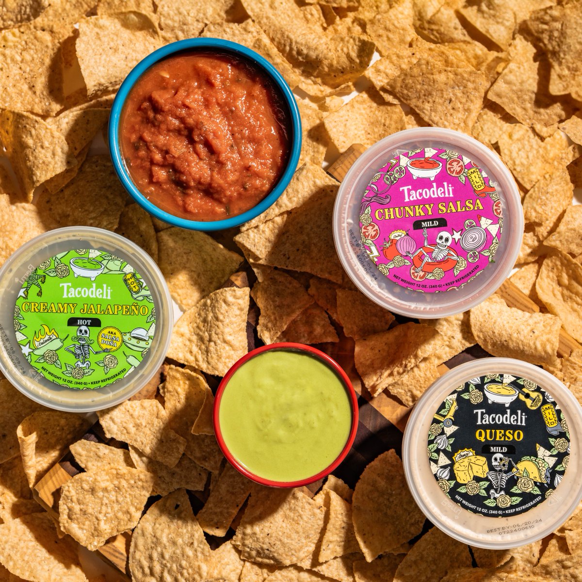 tacodeli's tweet image. For those days when one serving of salsa isn’t enough, bring out the big guns. 💪🏽 Perfect for any upcoming holiday celebrations too!

Snag some for yourself at your local @WholeFoods, @HEB, and @KrogerCo.