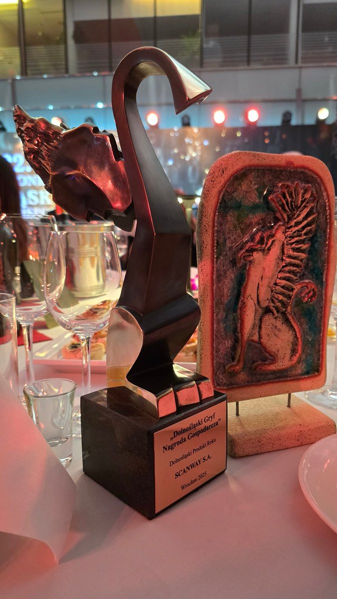 jj_kowalewski's tweet image. Scanway zdobył Dolnośląskiego Gryfa w kategorii Produkt Roku za teleskopy satelitarne SOP.

To wyróżnienie, które pokazuje, że technologie kosmiczne rozwijane na Dolnym Śląsku mają realną wartość - nie tylko na orbitach, ale także tutaj, w regionalnym ekosystemie innowacji. I to…