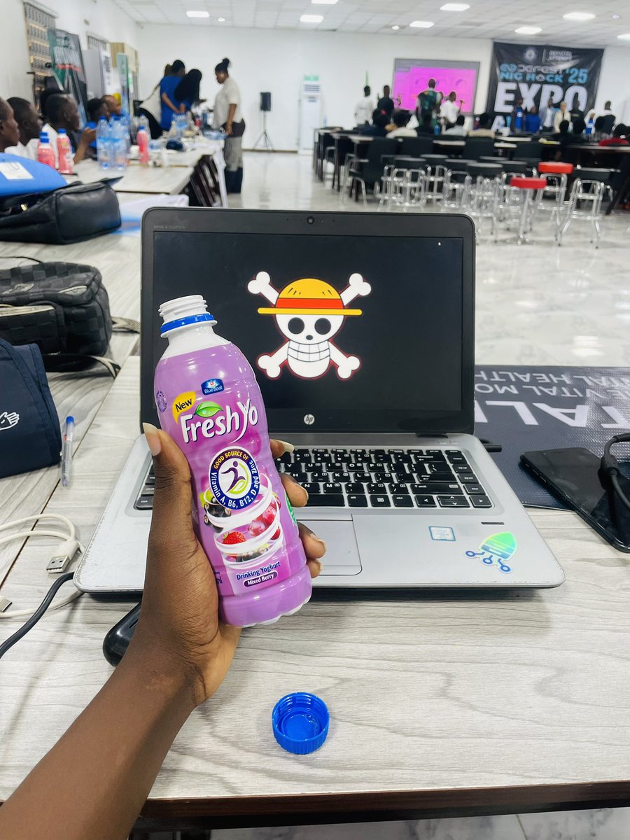 babyscott__'s tweet image. GWR attempt!!!
Another hackathon bagged #guinessworldrecord #codefest @CloudPlexo @codefestng