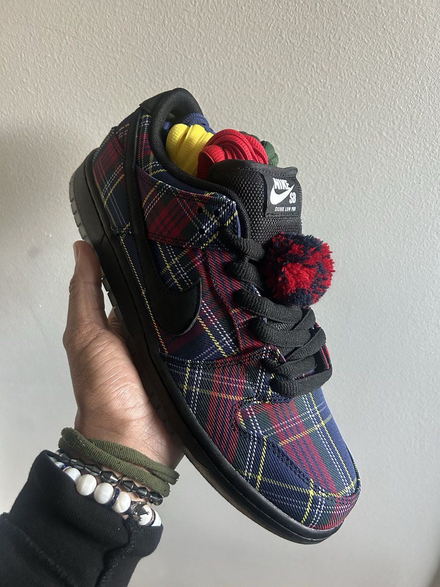 DSTRK_KWBY's tweet image. Shoutout @nardwuar #DootDoot #nikesb