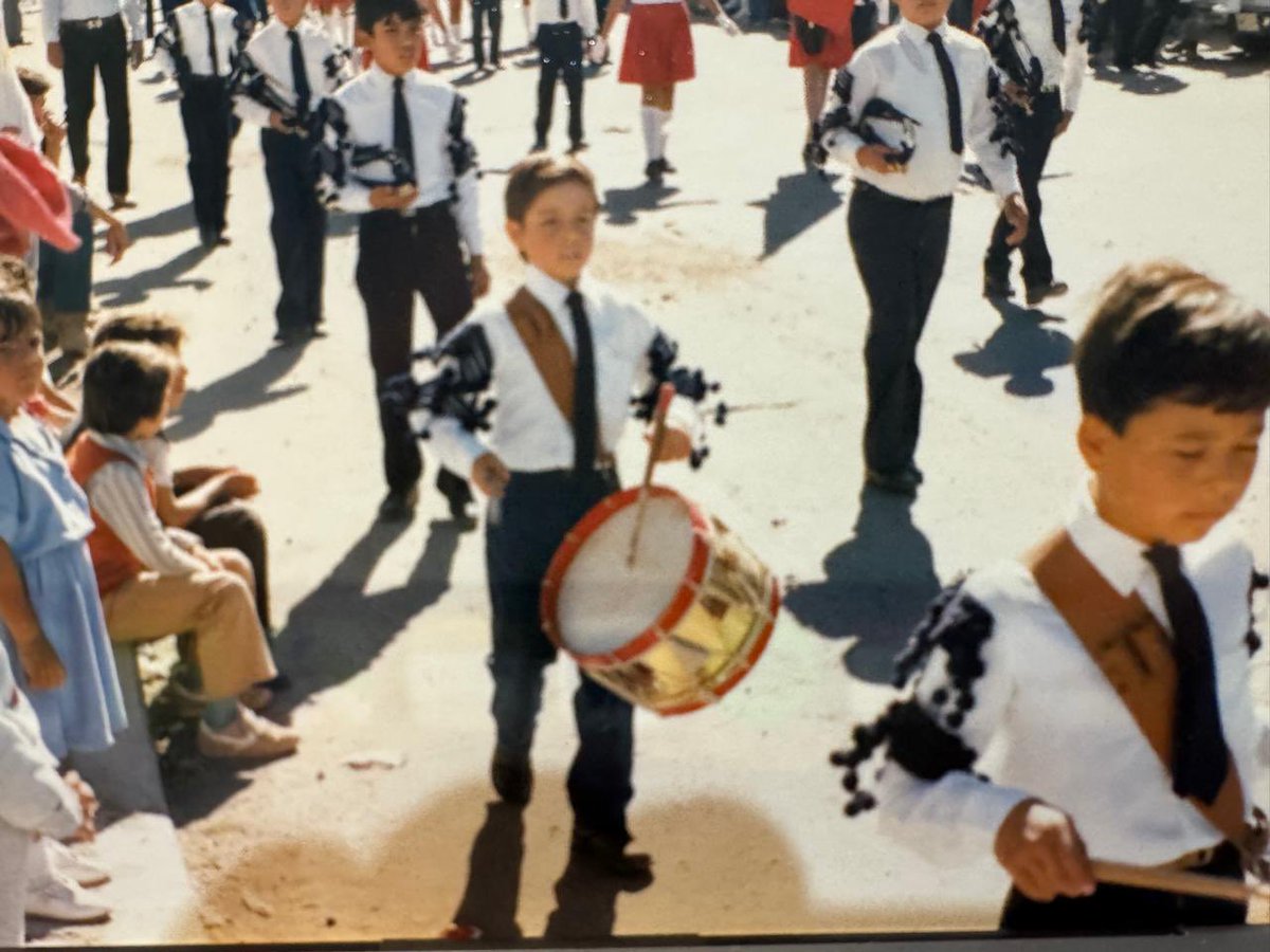 Un día como hoy, pero de hace un par de años, conmemorando la #RevoluciónMexicana ¿También les tocó desfilar? 🇲🇽