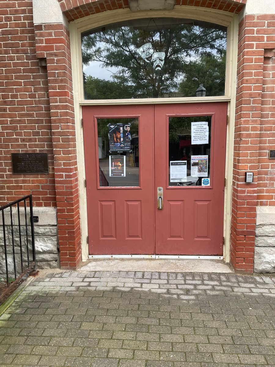 Someone wise once said “love is an open door.”

@townshipofbrock is showing love to its residents by investing $100,000 in new accessible town hall doors.

Read about the investment: buildingcommunities.ca/updates/townsh…

@hicc_ca