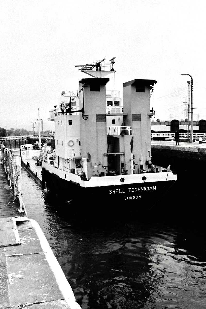 Irlam locks on the Manchester Ship Canal, 1983/84