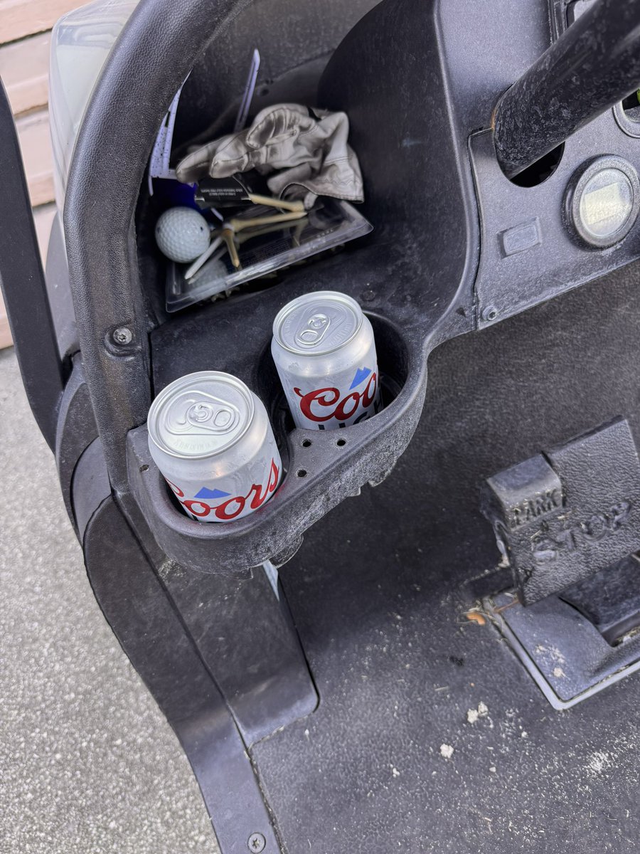 clydechonk's tweet image. Snuck out of the office a little early. Anybody got a problem with a little mountain soda? #shrink #hacker