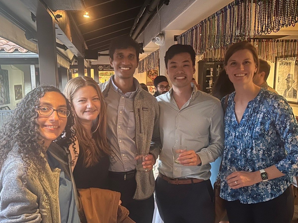 StanDOMFellows's tweet photo. 👋 Say hi to some of our #StanDOM Translational Investigator Program (TIP) trainees! 

To learn more about Stanford TIP, please visit their website: https://t.co/qEmsC527oU

#physicianscientist #stanfordmedicine #research https://t.co/EGzTbeEEak