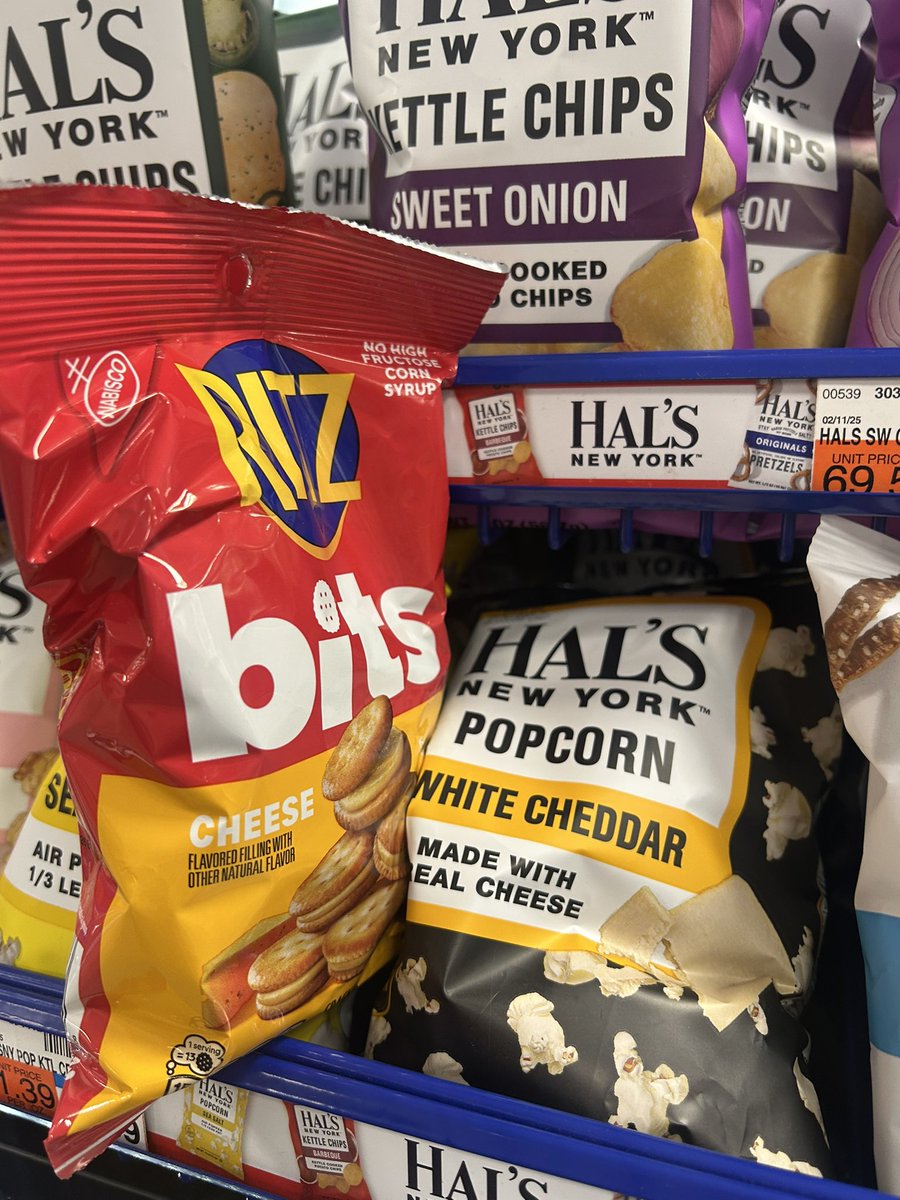 CapeFloy's tweet image. Named more than any one perp in the kids’ files. 
And, my grandmother sent a handwritten letter about her new neighbors about my age inspiring me to plan a wedding on company time to which they’re not invited like it’s a killing field. 
#deportFloy #cautionary